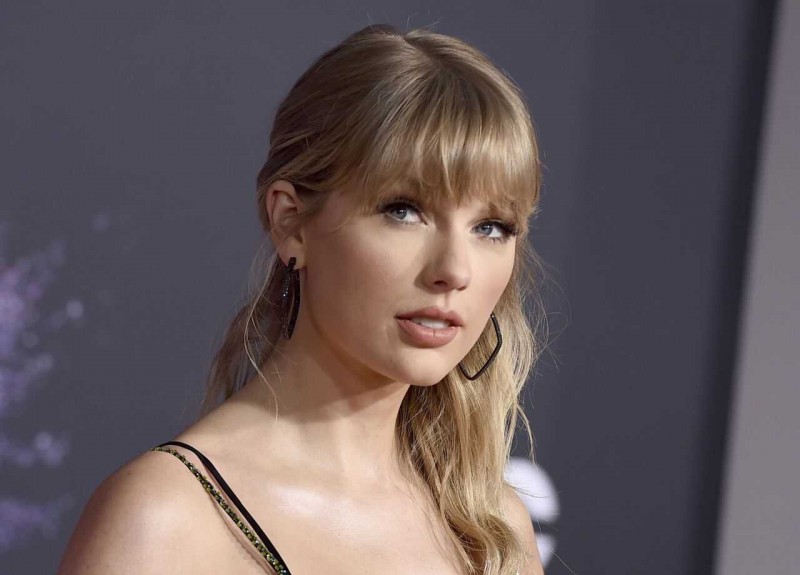 Singer Taylor Swift taunts President Trump after George Floyd death