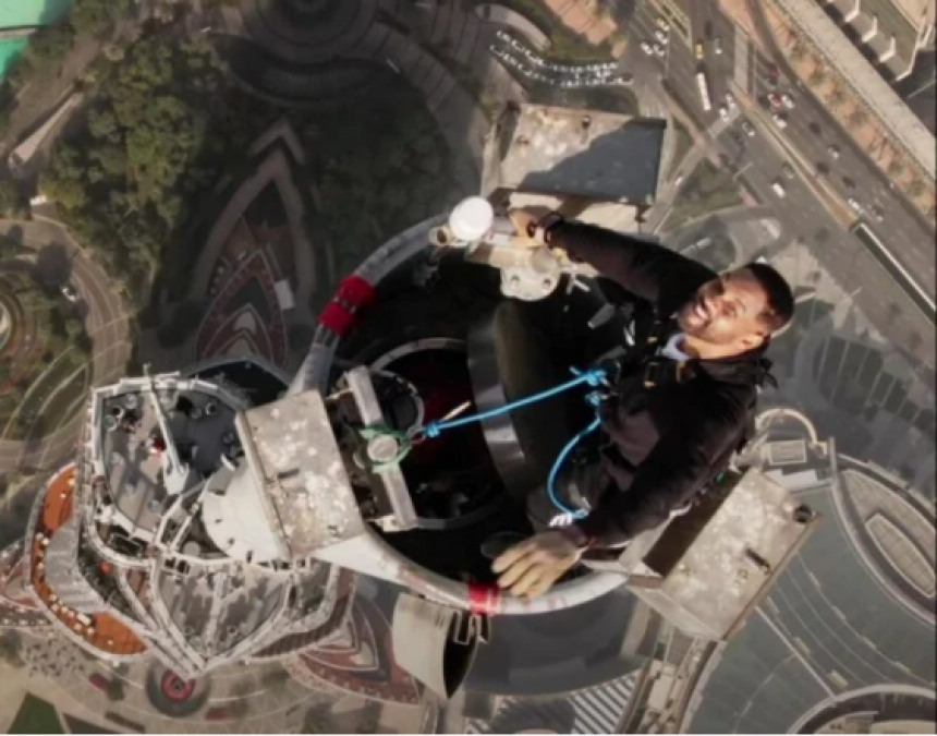 The actor climbed to the top of burj khalifa to make video, photos went viral