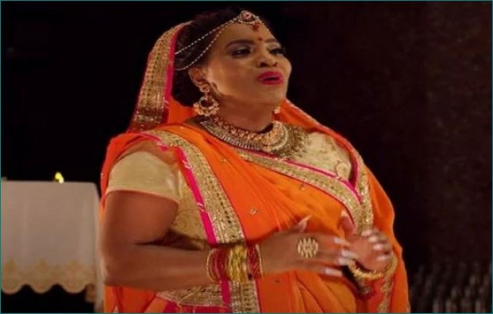 American singer wishes 'Diwali' by singing 'Om Jai Jagdish Hare'