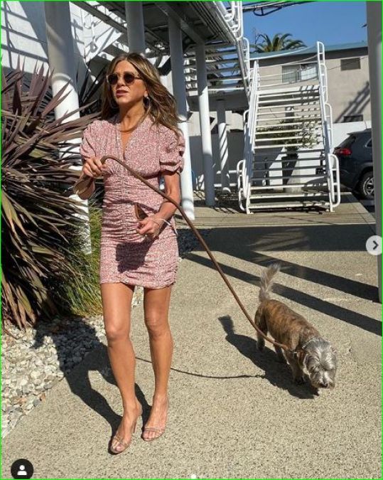 Jennifer Aniston wore a mini dress worth Rs. 90,000, picture going viral