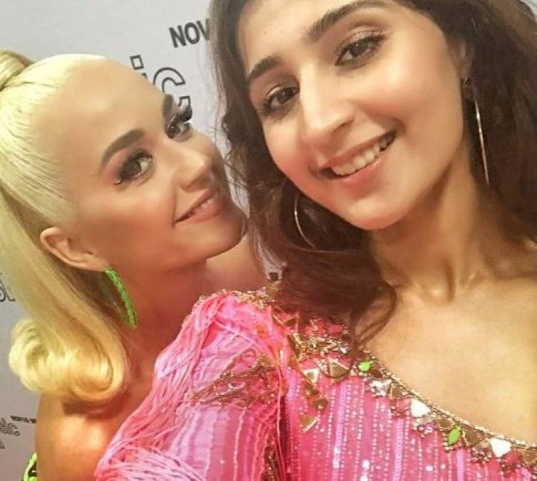 Dhvani Bhanushali takes tips from Katy Perry, mesmerised fans with her voice
