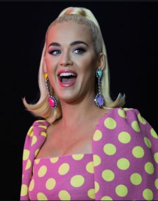 Katy Perry follows India's tradition, greets media with folded hands