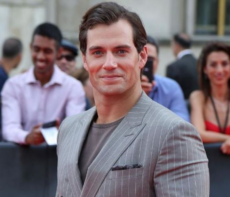 Hollywood Superman arrived for audition of James Bond in towel