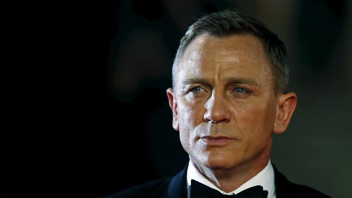 James Bond 007 fans wait ended, first look revealed