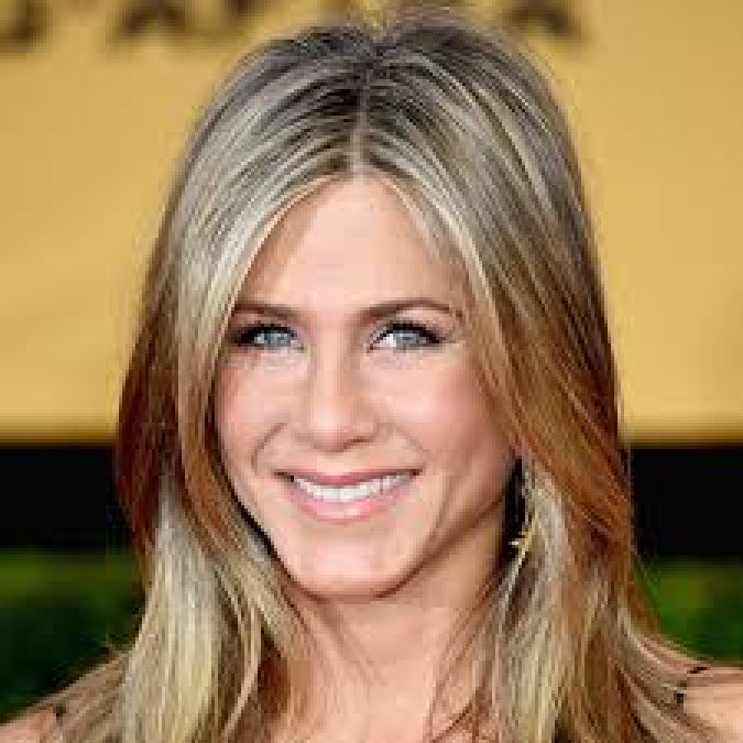 Hollywood actress Jennifer Aniston made a big record, millions are following her