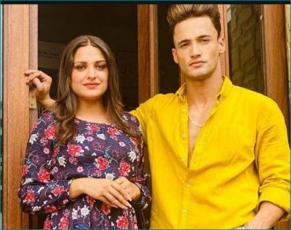 Due to this, Himanshi Khurana went to Asim's house on Eid, the actor revealed