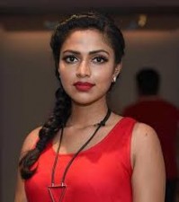 Amala Paul pens emotional note on her father's death