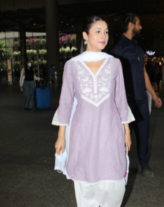 Shehnaaz Gill returns to Mumbai after spending time with her family