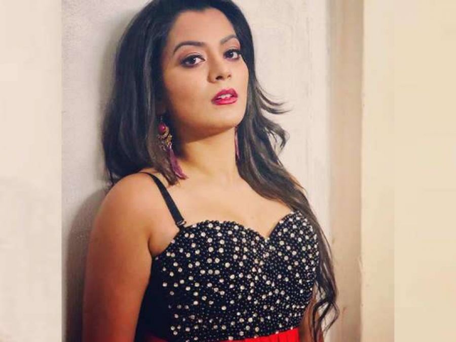 Bhojpuri actress Nidhi Jha's new song making headlines
