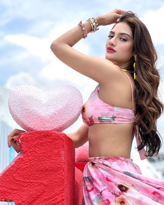 Nusrat wreaking havoc in a pink floral dress, fans obsessed with actress beauty