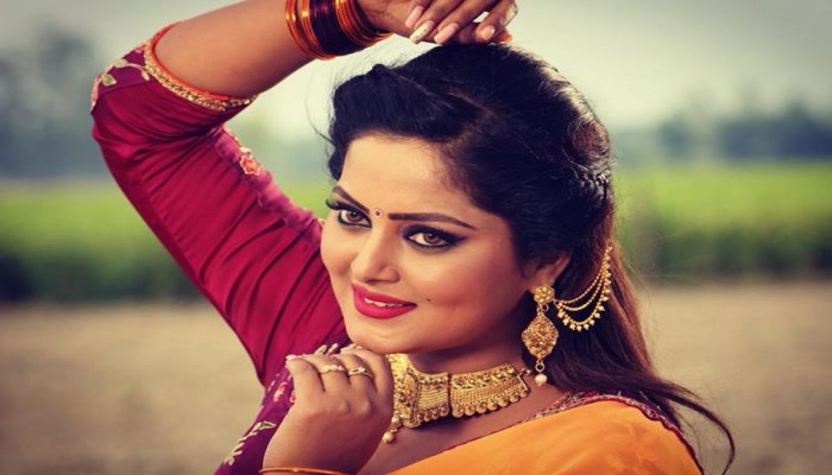 Anjana Singh's intimate Scenes with This Bhojpuri Actor is the next trend, See her Video Here!