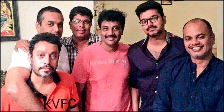 Thalapathy Vijay celebrated Friendship Day with his friends