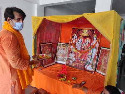 Bhojpuri star Ravi Kishan cries for Lord Shri Ram