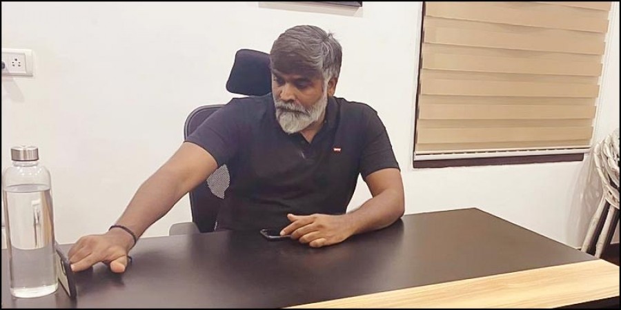 Vijay Sethupathi's new stylish look goes viral