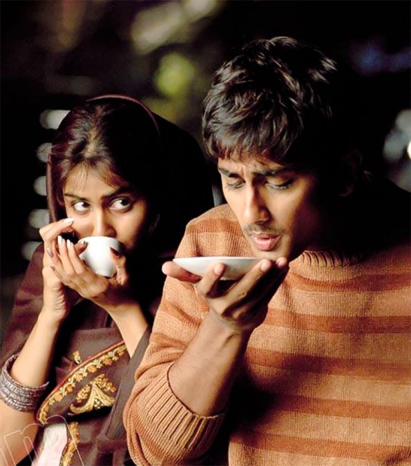 Genelia shares cute video call with Siddharth