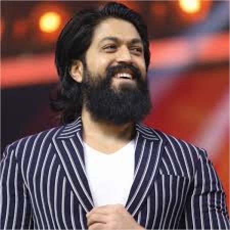 After KGF 2's grand success Old Video Of Yash Trimming His Long Beard goes  viral - Tamil News - IndiaGlitz.com