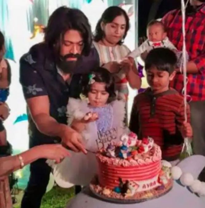 KGF star Yash celebrated daughter Aaira's birthday in a grand manner, see these photos