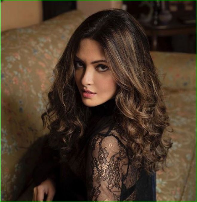 Riya Sen raises temperature with her latest picture, check it out here