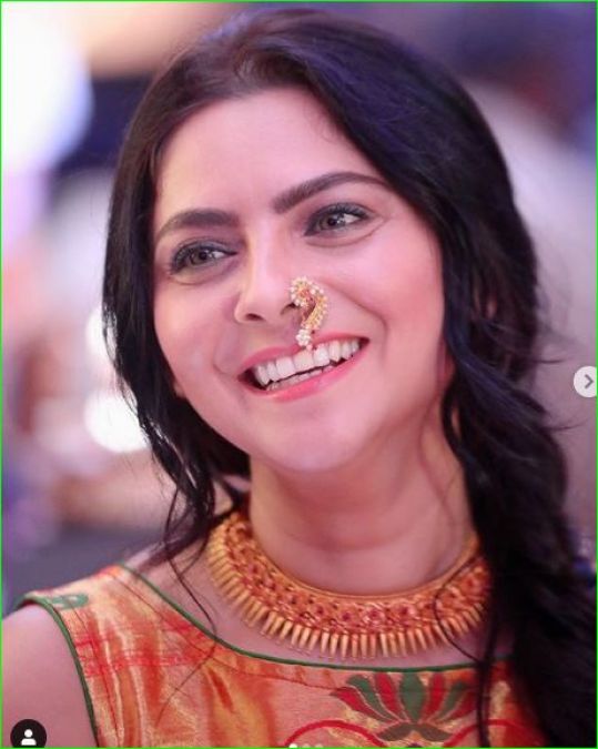 539px x 675px - Sonali Kulkarni looks beautiful in Marathi award show, Check out ...