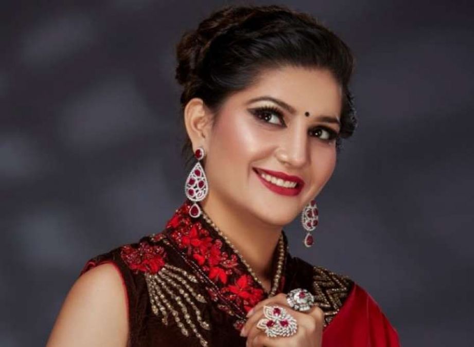 Sapna Choudhary set fire on Internet by sharing video in short dress