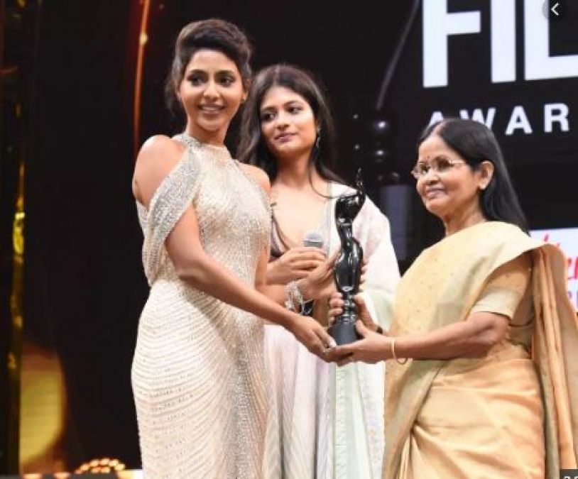 Manju and Joju get Filmfare Award