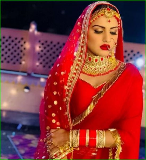 Himanshi Khurana shares her bridal look