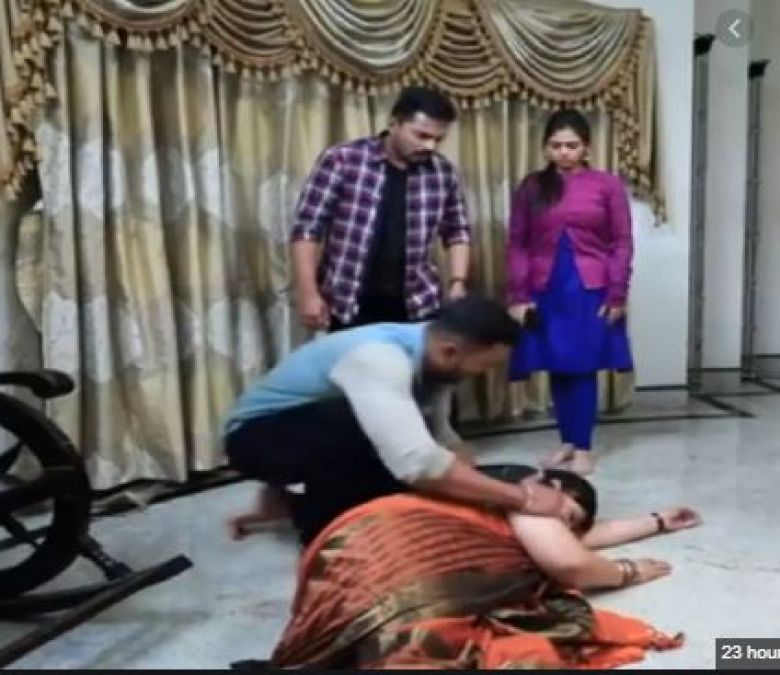 Whole family finds Pramila unconscious in the episode of Agnisaakshi