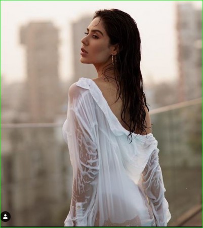Sonam Bajwa raises temperature with her white bikini pics