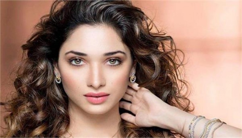 Tamannaah Bhatia spotted outside Madhur Bhandarkar's office