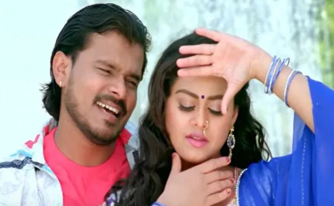 Bhojpuri song 'Jhumka Chumela' created a buzz, check out unmissable video here