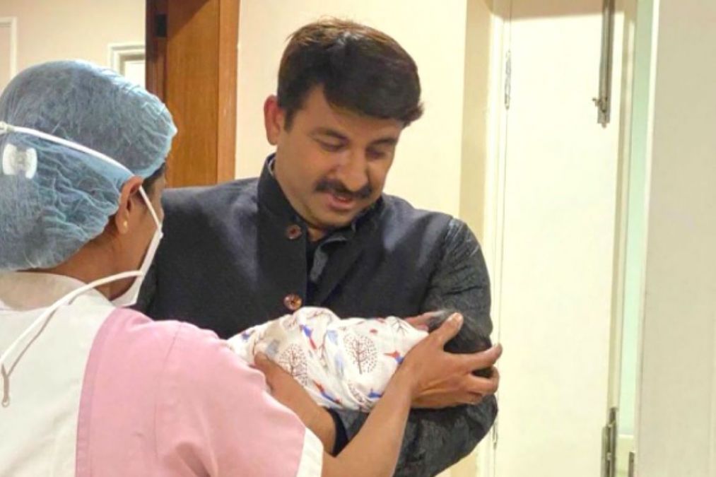 Manoj Tiwari blessed with a baby girl, named her after Goddess Lakshmi