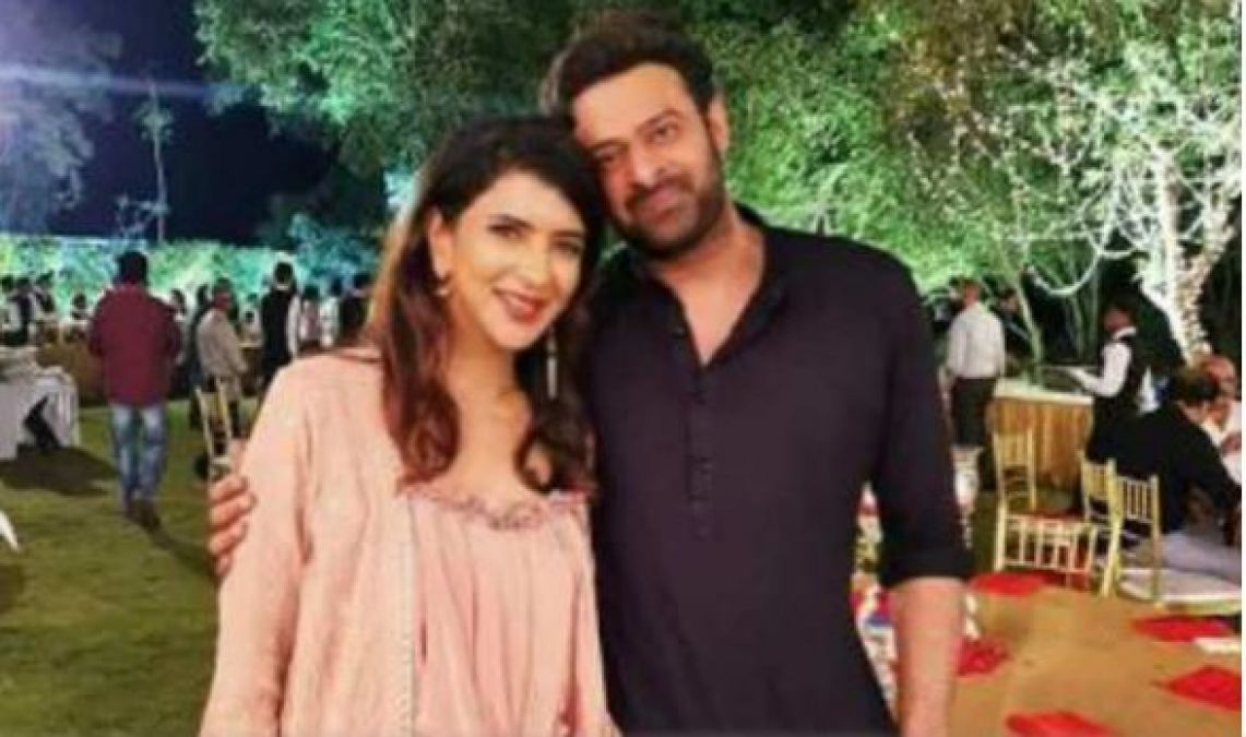 South TV anchor Lakshmi shares photos with Prabhas, check it out here