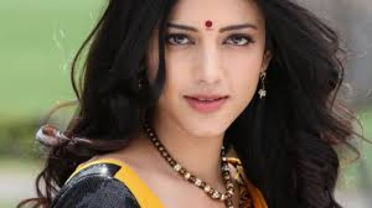 Shruti Haasan shares her beautiful pictures on social media