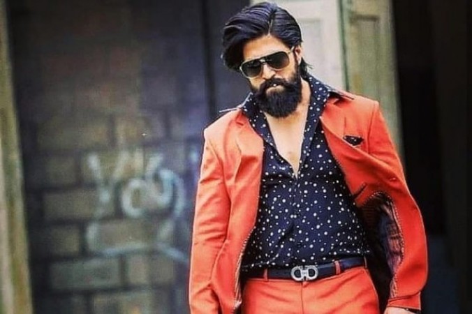 KGF actor Yash shared picture with his wife