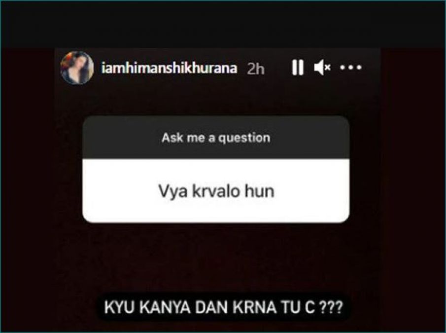 Fan asks Himanshi Khurana to marry him, know actress savage reply
