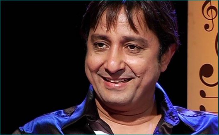 Sukhwinder Singh is famous among the people with his powerful voice