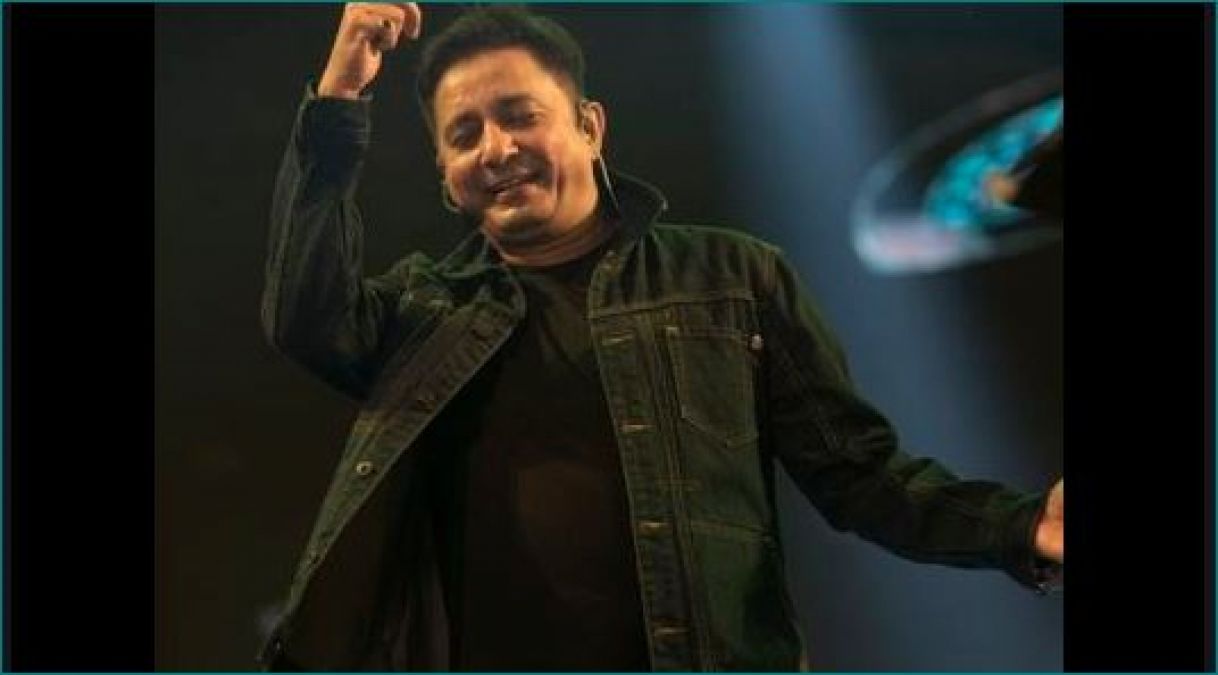 Sukhwinder Singh is famous among the people with his powerful voice