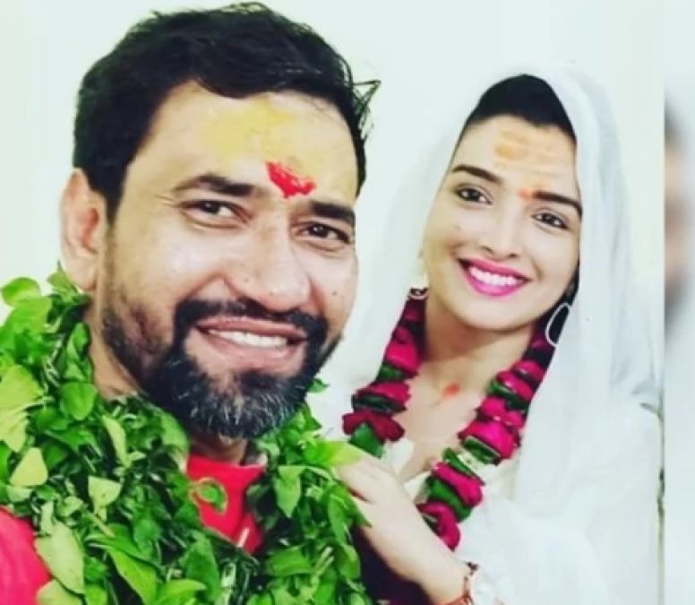 Nirhua and Amrapali's went to worship Lord Vindhyavasini, Fans say get married!