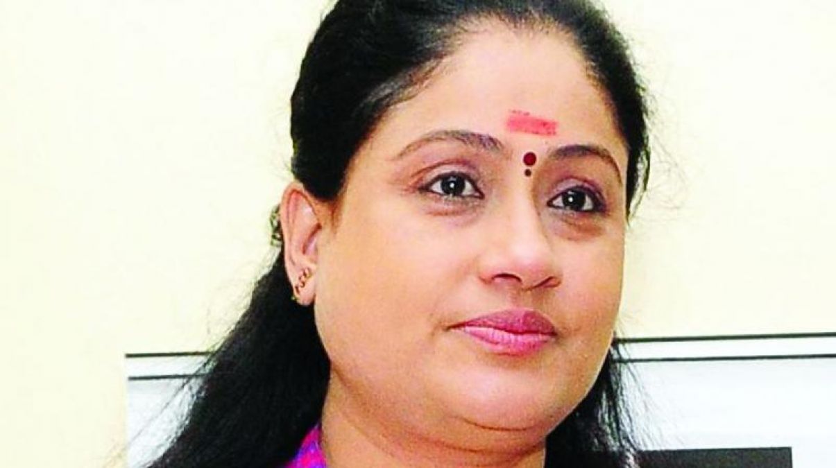 Vijayashanti to come on the silver screen with Mahesh Babu?