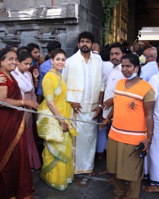 Nayantara arrives to visit Tirupati Balaji a day after the wedding