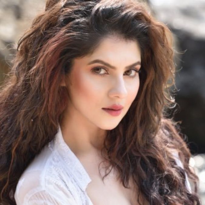This look of actress Paayel Sarkar creates panic on social media