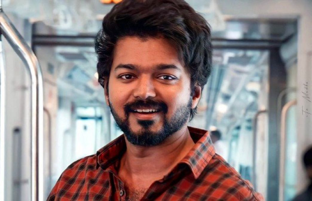 Thalapathy Vijay breaks Rajinikanth's record, fans will also be surprised to know