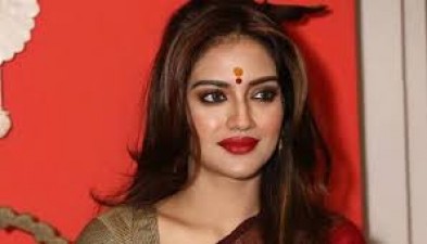 Actress Nusrat Jahan shares beautiful pictures in saree, See here