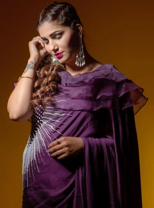 Sapna seen in glamorous look in purple sari, fans said...