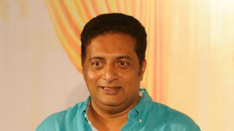 South actor Prakash Raj targeted the government on Twitter