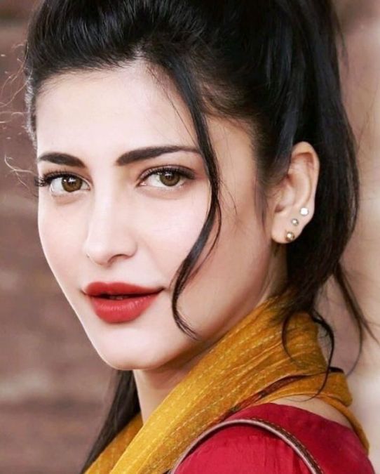 This famous actress of South will be seen with Prabhas, will give competition to Shruti Haasan