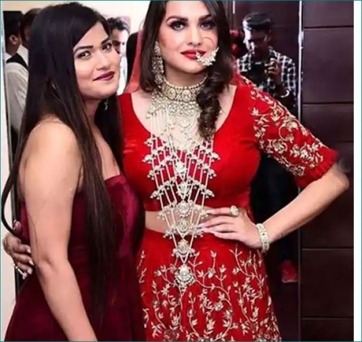 Himanshi Khurana dressed like a bride for this show