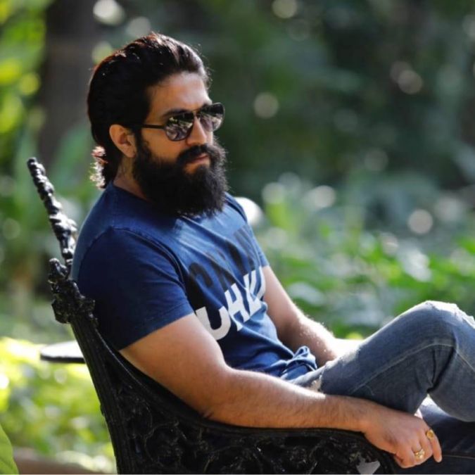 Yash launches dubbing of 'KGF Chapter 2', will hit box office soon