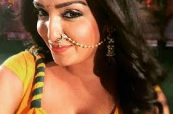 Why Bhojpuri actress Amrapali Dubey got emotional?
