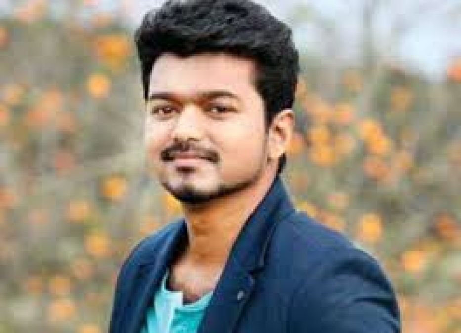 Thalapathy Vijay to team up with Murugadoss for his next film